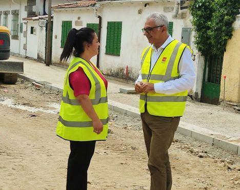 Carlos Izquierdo visita en Navacerrada las obras de urbanización de varias calles para evitar inundaciones