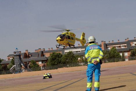 La Comunidad de Madrid presenta en Las Rozas, con una exhibición, la nueva flota de vehículos del SUMMA 112