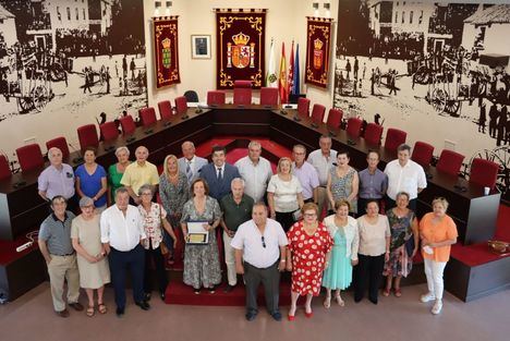 Galapagar rinde homenaje a 14 matrimonios de la localidad para celebrar sus bodas de oro