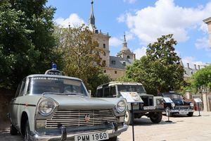 La Policía Nacional expone 70 años de vehículos policiales en San Lorenzo de El Escorial