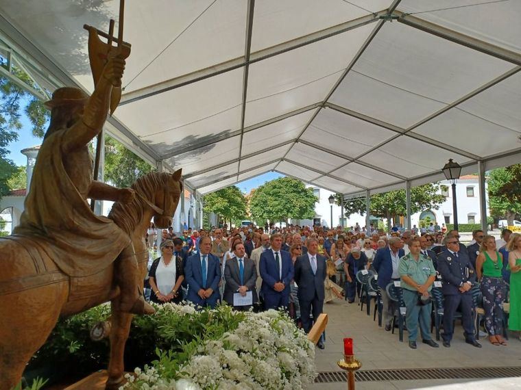 José Antonio Sánchez, viceconsejero de Administración Local y Digitalización de la Comunidad de Madrid, ha celebrado la festividad de Santiago Apóstol con los vecinos de Villanueva de la Cañada.