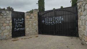 Detenidos los presuntos responsables de las pintadas antisemitas en el cementerio de Hoyo de Manzanares