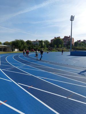 Finalizan las obras de remodelación de la pista de atletismo de la Ciudad Deportiva de Collado Villalba