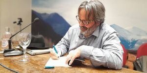 Moralzarzal celebra el Día Internacional de las Bibliotecas con un encuentro poético