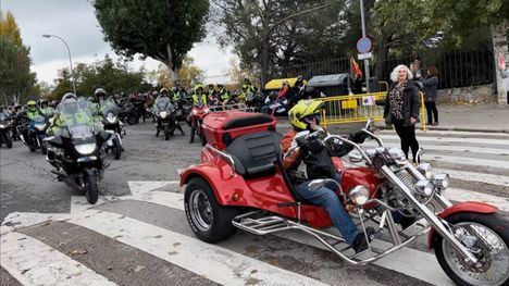 450 motoristas se concentran en Collado Villalba a beneficio de la Fundación Anade