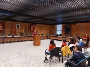 Los escolares de El Enebral, protagonistas de la lectura de la Constitución en Collado Villalba