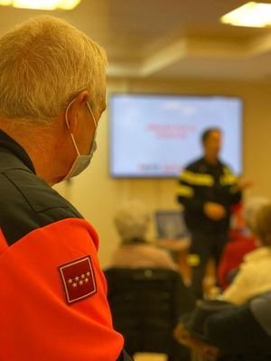 Las Rozas informa a los mayores de la localidad sobre prevención de incendios