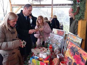 La Fundación APASCOVI instala en su centro de Los Negrales su Mercadillo Navideño