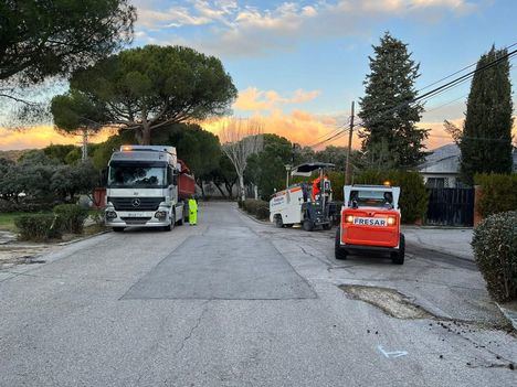 Comienzan las obras de asfaltado en seis urbanizaciones de Valdemorillo