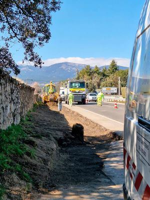 Comienza la construcción de la nueva parada de autobús en la zona de Las Cabezuelas de Guadarrama