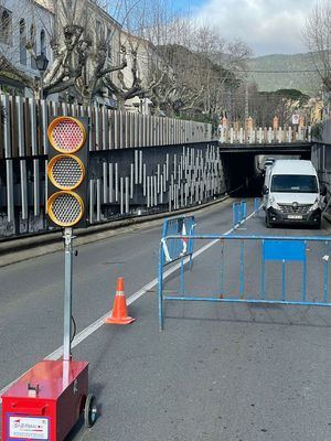 El Escorial retira los elementos decorativos del túnel de la Avenida de la Constitución