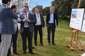 La Comunidad de Madrid y el Ayuntamiento de Guadarrama para presentar el proyecto de 58 viviendas de protección social