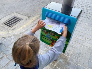 Torrelodones invita a los participantes en el Pedibús a participar en una exposición artística colectiva