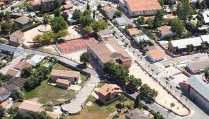 Moralzarzal aprueba unir los edificios de Infantil y Primaria del CEIP El Raso