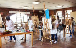 Los alumnos de enseñanzas artísticas de la EMMDEA de Valdemorillo exponen sus trabajos de fin de curso