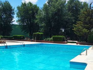 La piscina de Valdemorillo inaugura la temporada de verano con una jornada gratuita, hinchables y clases