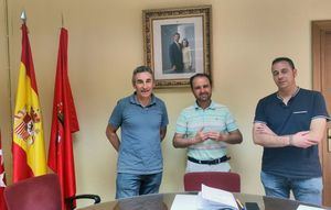 El director técnico de la Vuelta visita Guadarrama para ultimar los detalles de la etapa que albergará la localidad