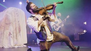 STRAD, el violinista rebelde, despide el programa Buenas Noches de Hoyo de Manzanares