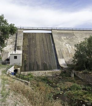 Registro masivo de recursos vecinales contra el derribo de la presa de Peñascales en Torrelodones