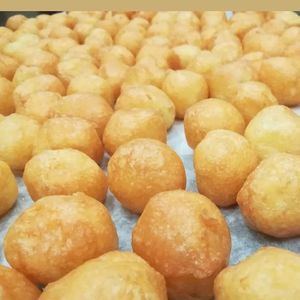 Los madrileños consumiremos más de 465.000 kilos de buñuelos, huesos de santo y otros dulces por Todos los Santos