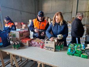 Guadarrama realiza un reparto de alimentos no perecederos a familias vulnerables a través de Servicios Sociales