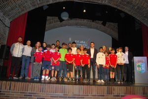 Valdemorillo homenajea a seis de sus jóvenes campeones en la I Gala del Deporte