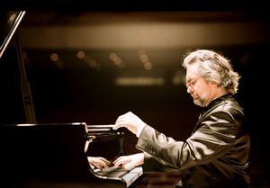 El pianista Konstantin Scherbakov y la cantante Sonia Priego, La Húngara, actuarán esta Navidad en San Lorenzo de El Escorial