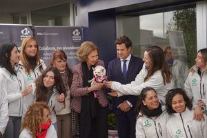 Visita de la Reina Doña Sofía al Centro Municipal de Protección Animal de Las Rozas