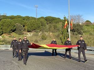 Torrelodones celebró el Día de la Constitución inaugurando tres enseñas nacionales