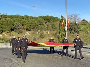 Torrelodones celebró el Día de la Constitución inaugurando tres enseñas nacionales