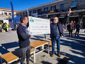 Las Zancadas Solidarias de Hoyo recaudaron casi 8.000 euros para combatir el cáncer infantil