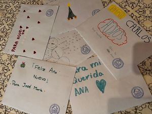 Más de 300 escolares de Galapagar escriben cartas de Reyes a los mayores de la localidad