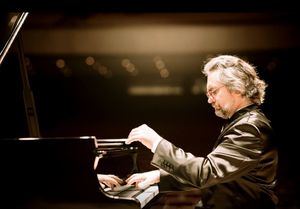 El pianista Konstantin Scherbakov despide el 2023 en el Teatro Auditorio de San Lorenzo de El Escorial