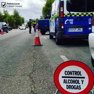 Campaña de control de alcoholemia, drogas y velocidad de la Policía de Collado Villalba durante las fiestas