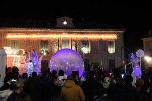 Los Reyes Magos llegan a Valdemorillo con un obsequio para los más pequeños y una chocolatada