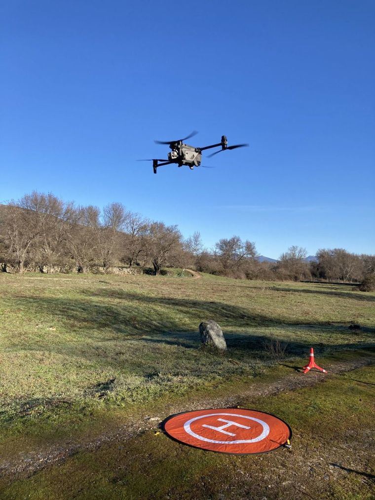 Protección Civil de El Escorial estrena un dron de última generación específico para trabajos de emergencia y búsqueda de personas