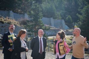 El delegado del Gobierno se reúne con empresarios y con su homólogo en Castilla y León para tratar los accesos al Puerto de Navacerrada