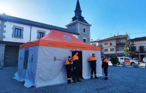 Protección Civil de Guadarrama estrena una carpa multiusos que podrá usar como puesto de mando avanzado