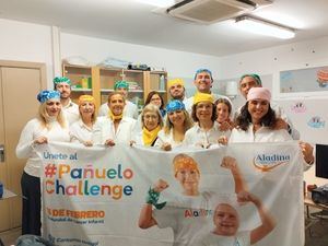 El Ayuntamiento de Collado Villalba se suma al ‘Pañuelo Challenge’ en el Día Internacional del Cáncer Infantil