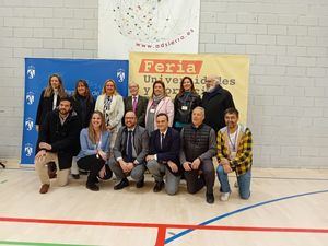 Los jóvenes de Torrelodones se enfrentan a su futuro profesional en la primera Feria de Universidades y FP