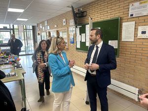 Educación anuncia una inversión de 300.000 euros para reparar los techos del IES Lázaro Cárdenas de Collado Villalba