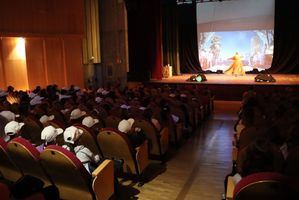 El Teatro Jacinto Benavente de Galapagar reabre sus puertas con la visita de más de 300 escolares