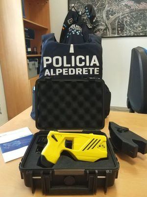 La Policía Local de Alpedrete añade a su equipamiento un dispositivo electrónico de control TASER