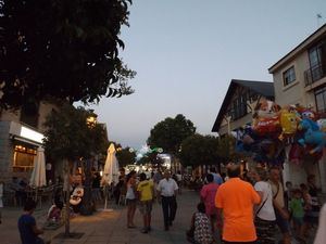 Torrelodones permitirá a los establecimientos hosteleros del Pueblo abrir una hora más durante las fiesta de agosto
