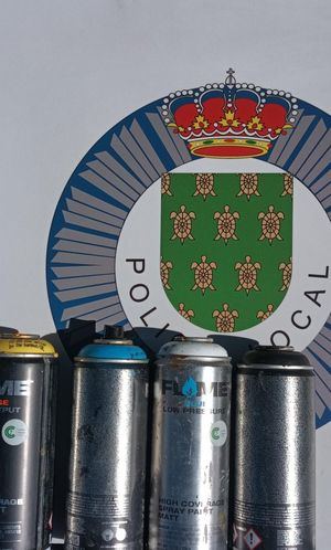 La Policía Local de Galapagar pilla in fraganti a dos grafiteros haciendo pintadas