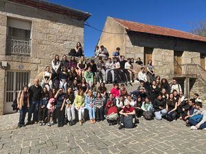 Un grupo de alumnos franceses visita Collado Villalba en el marco de un intercambio escolar