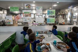 Las Rozas prueba la Inteligencia Artificial para reducir el desperdicio de alimentos en los comedores de los colegios
