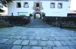 Collado Villalba rinde homenaje a los maestros y profesores jubilados del municipio durante el pasado curso escolar