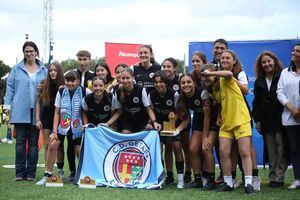 El CD Getafe Femenino y el colegio Los Negrales, ganadores del Torneo de fútbol infantil Ángel Lanchas