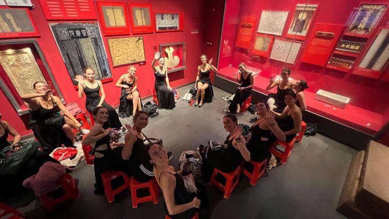 Un grupo de alumnas de la Escuela de Danza de Las Rozas participa en el Festival Internacional de las Artes Populares en China
